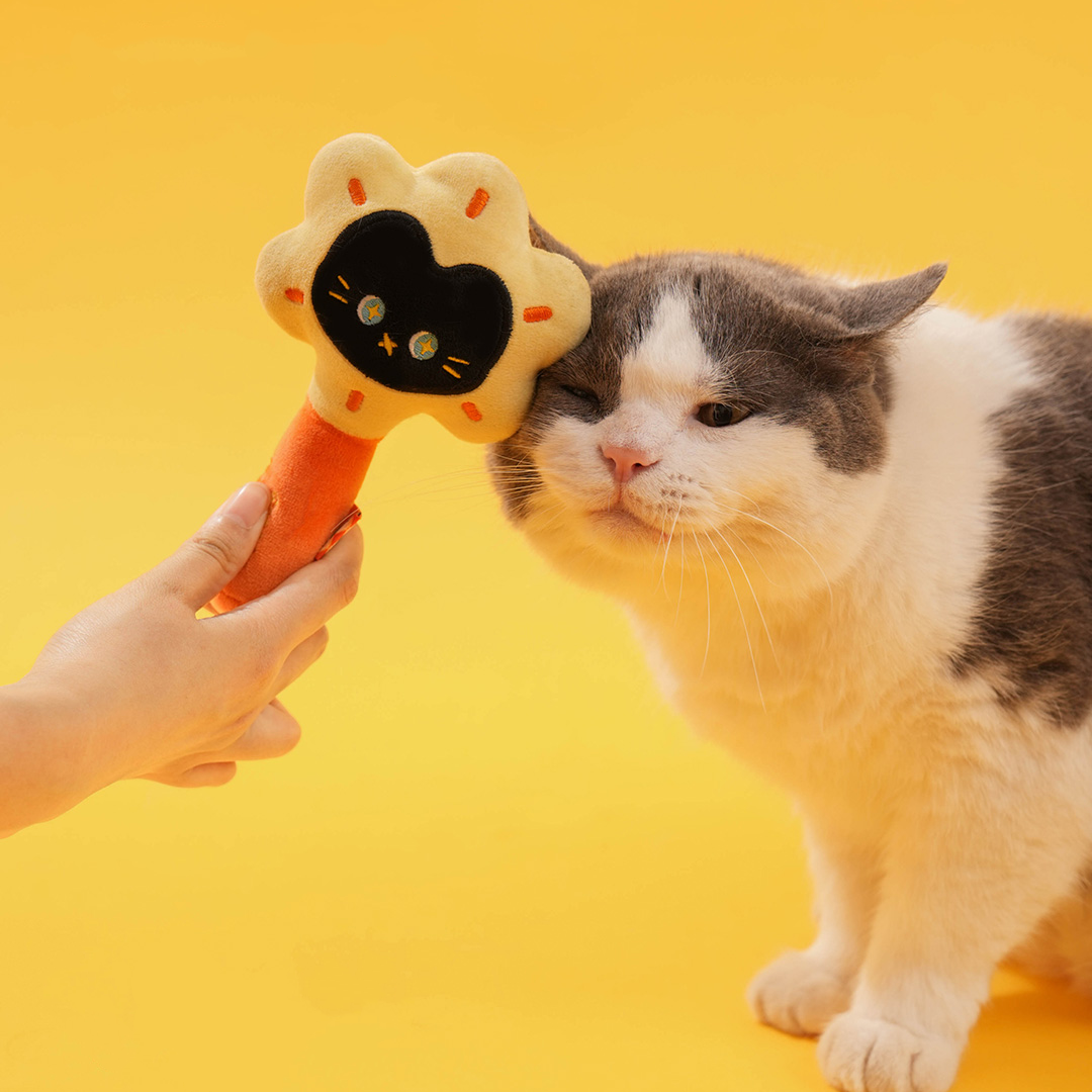 6.3'' Plush Rattle Cat Toy - Catnip Bell Pet Toy, Sun-Shaped Self-Play Boredom Buster for Cats