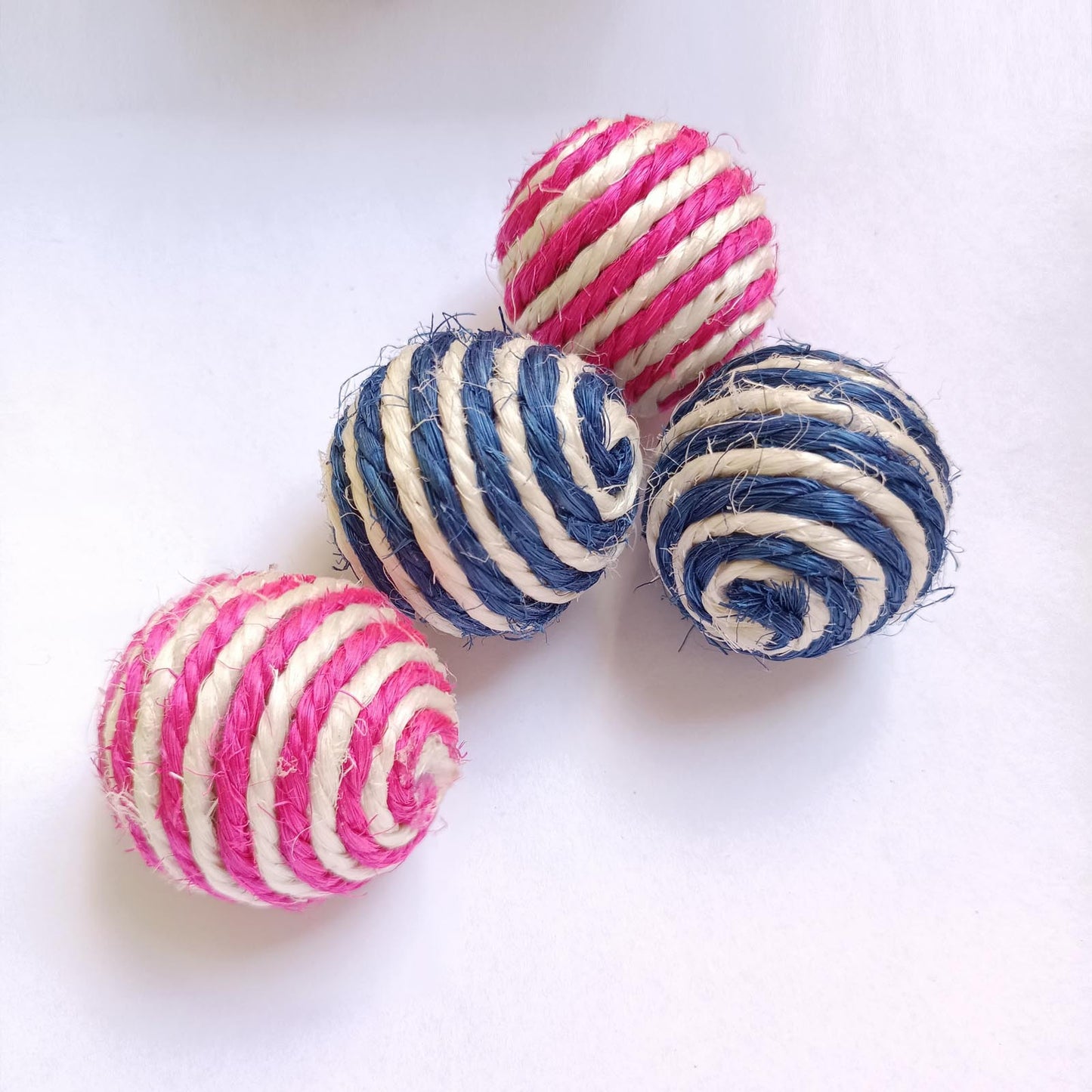 Sisal Cat Toy Balls - 1.6inch Scratch-Resistant, Chew & Teething Interactive Cat Toys